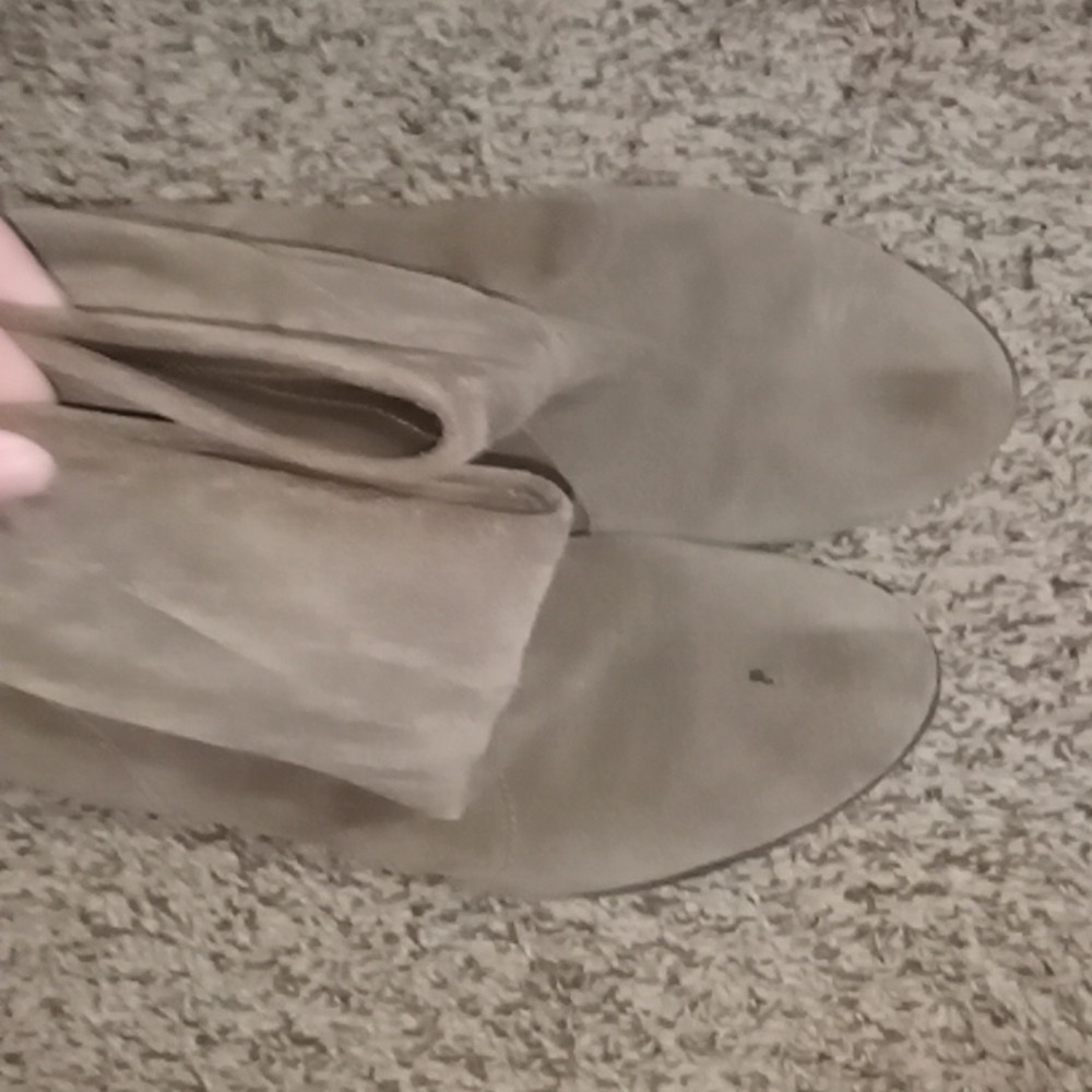 Shoes - Picture 1 of 2